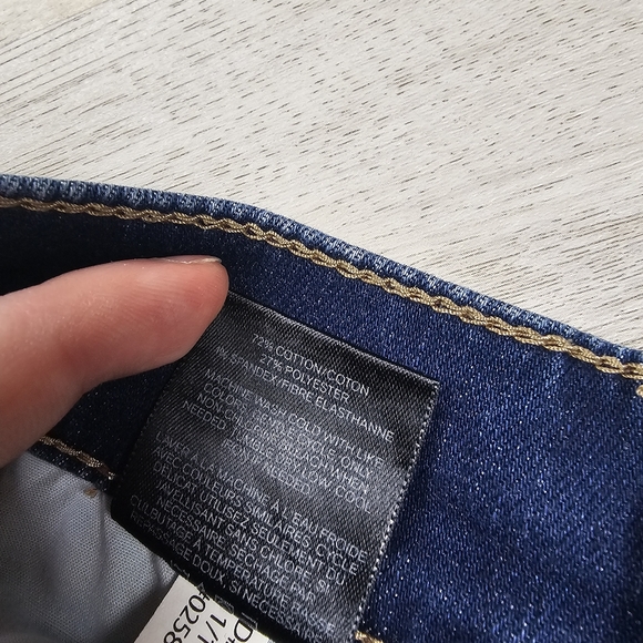 Express Shortie High Rise Denim Shorts - Picture 3 of 7